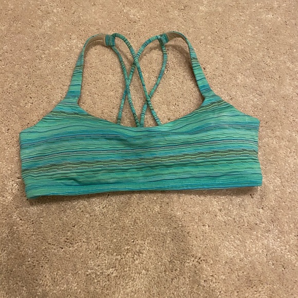 Lululemon sports bra size 6 - Picture 2 of 2